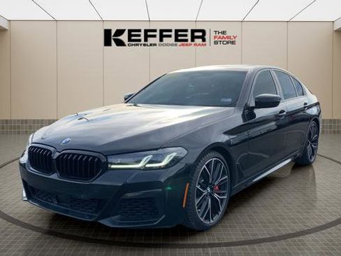 Used 2023 BMW M550i xDrive w/ Dynamic Handling Package image 3