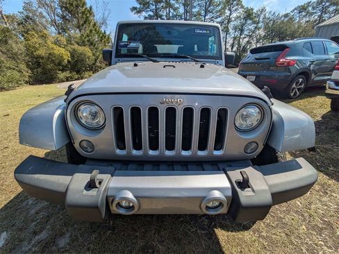 Used 2017 Jeep Wrangler Unlimited Sahara w/ Max Tow Package image 5