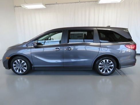 Used 2024 Honda Odyssey EX-L image 1