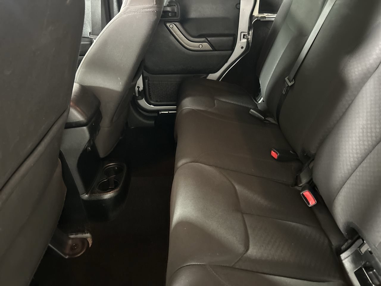 Used 2018 Jeep Wrangler Unlimited Sport S AWD/4WD image 23