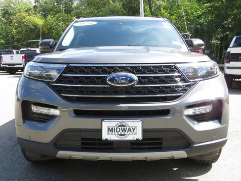 Used 2024 Ford Explorer XLT w/ Equipment Group 202A AWD/4WD image 2
