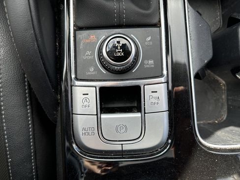 Used 2022 Kia Telluride EX w/ EX Premium Package image 13