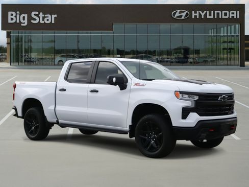 Used 2025 Chevrolet Silverado 1500 LT Trail Boss w/ LT Trail Boss Premium Package AWD/4WD image 6