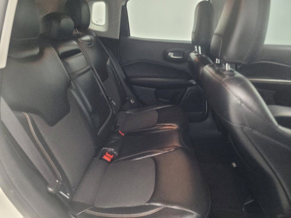 Used 2018 Jeep Compass Latitude w/ Popular Equipment Group FWD image 19