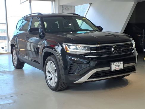 Used 2023 Volkswagen Atlas SE AWD/4WD image 3