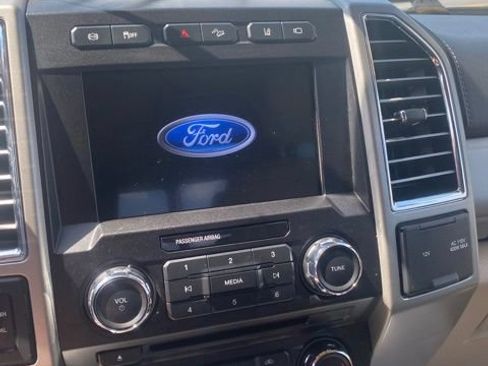 Used 2017 Ford F250 Lariat w/ Lariat Ultimate Package AWD/4WD image 8