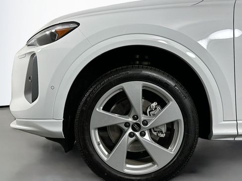 New 2025 Audi Q5 Premium Plus image 11