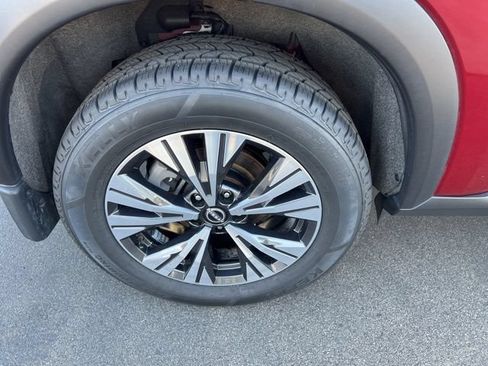 Used 2023 Nissan Rogue SV AWD/4WD image 11