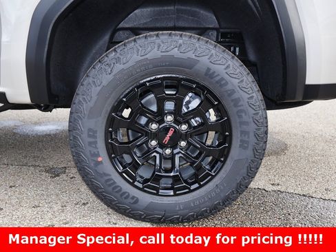 New 2026 GMC Canyon Elevation w/ Convenience Package image 29