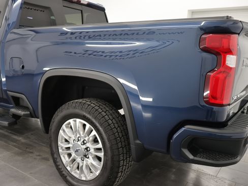 Used 2021 Chevrolet Silverado 2500 High Country w/ Z71 Off-Road Package image 38