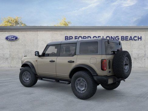New 2025 Ford Bronco Badlands image 4