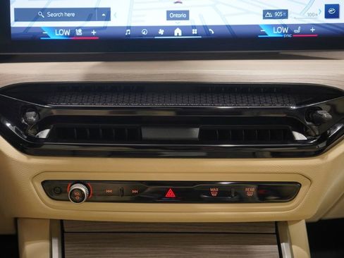 Used 2025 BMW 330i xDrive Sedan image 13