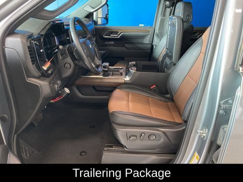 Used 2024 Chevrolet Silverado 1500 High Country w/ Technology Package AWD/4WD image 7