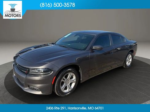 Used 2019 Dodge Charger SXT RWD image 1
