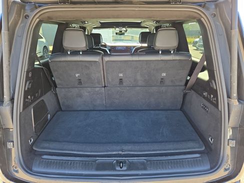 Used 2024 Jeep Grand Wagoneer Series II Obsidian w/ Quick Order Packagew 28T AWD/4WD image 12
