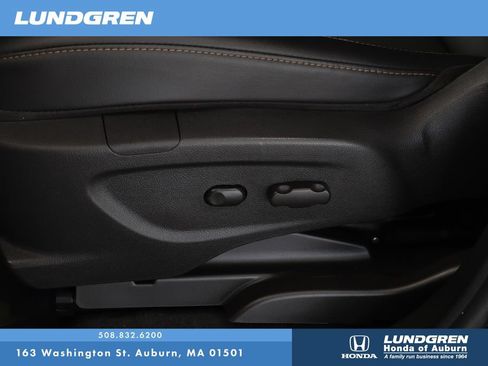Used 2020 Chevrolet Trax LT w/ Redline Edition FWD image 12