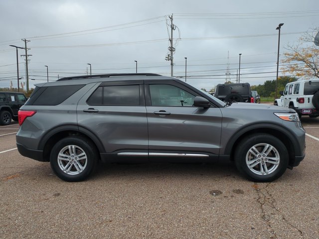 Certified 2023 Ford Explorer XLT AWD/4WD image 4