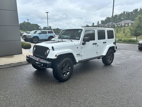 Used 2018 Jeep Wrangler Unlimited Rubicon AWD/4WD image 1