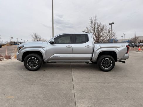 Used 2026 Toyota Tacoma TRD Sport w/ TRD Sport Premium Package image 4