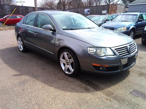 Used 2008 Volkswagen Passat VR6 image 2