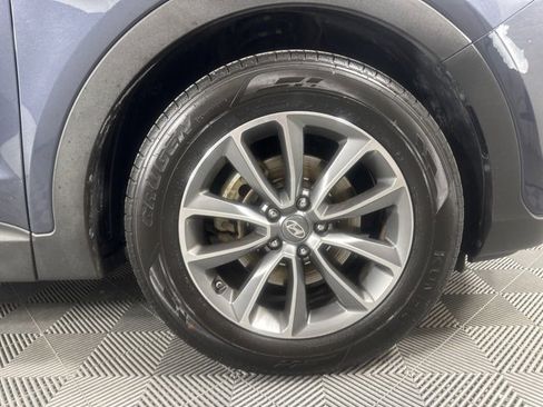 Used 2017 Hyundai Santa Fe SE image 9