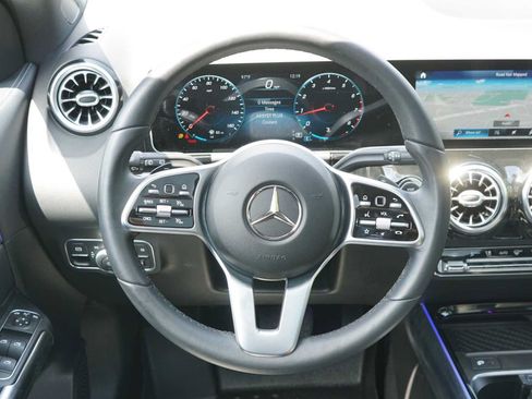 Used 2021 Mercedes-Benz GLA 250 4MATIC image 24