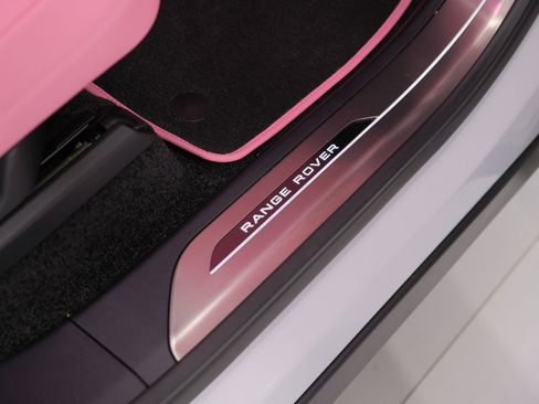 Used 2025 Land Rover Range Rover SE image 41