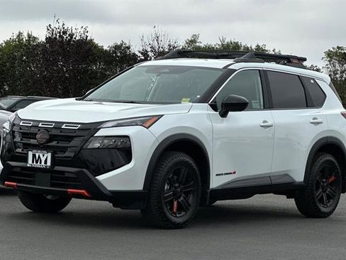 New 2025 Nissan Rogue SV image 8