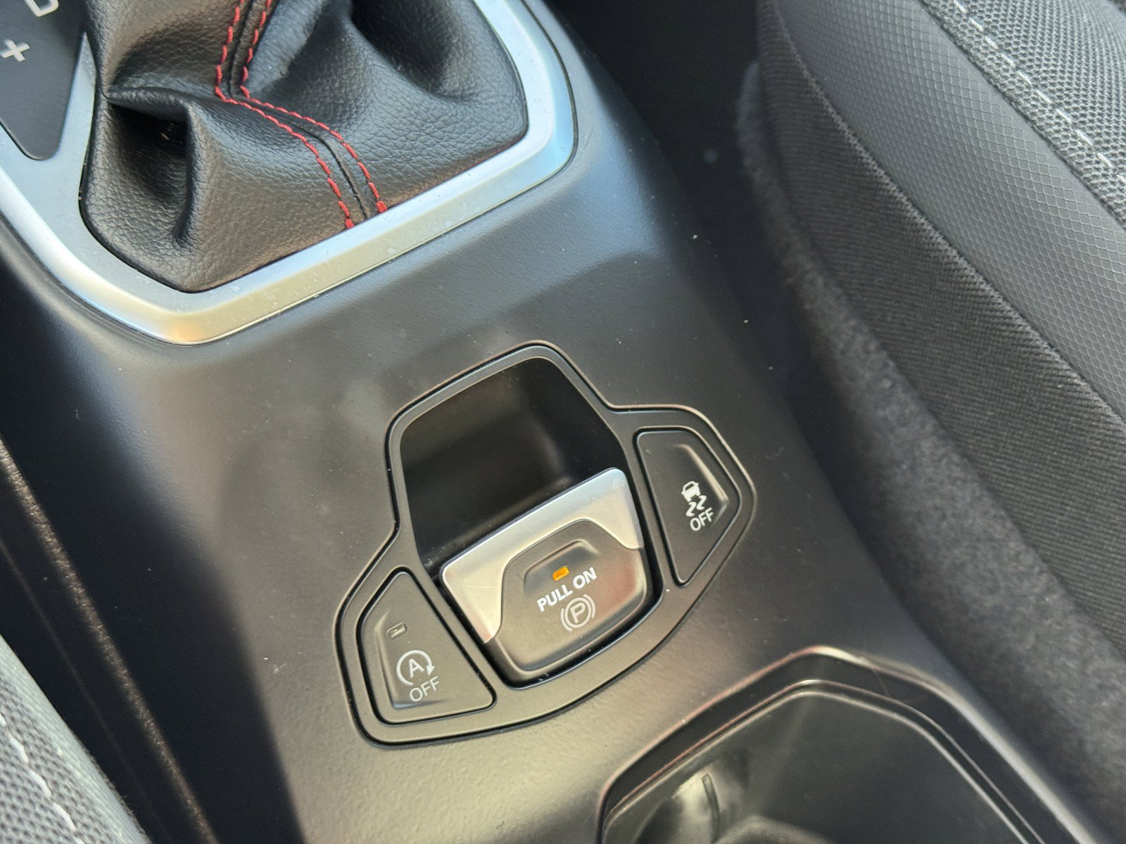 Used 2023 Jeep Renegade Trailhawk AWD/4WD image 24