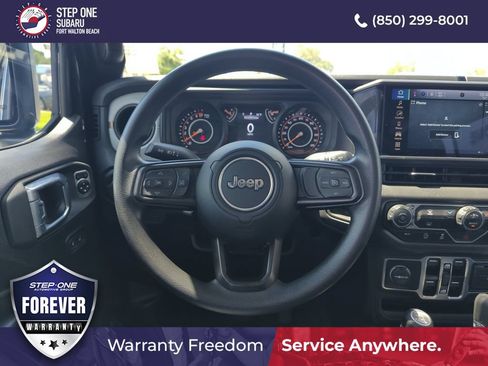 Used 2025 Jeep Gladiator Sport AWD/4WD image 17