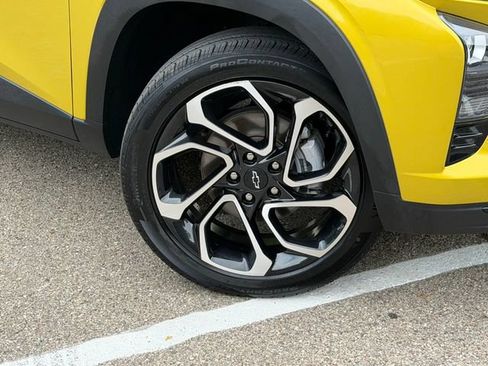 Used 2025 Chevrolet Trax RS w/ Driver Confidence Package FWD image 29
