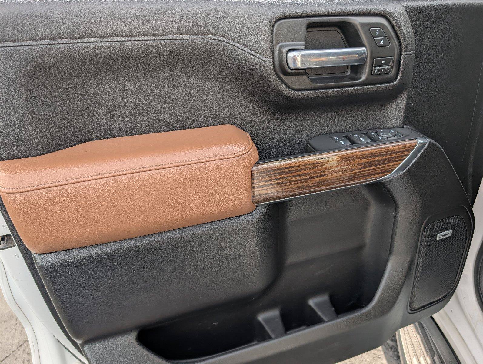 Used 2020 Chevrolet Silverado 1500 High Country w/ Technology Package AWD/4WD image 16