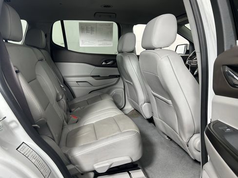 Used 2023 GMC Acadia SLT image 41