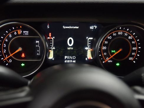 Used 2021 Jeep Wrangler Sport AWD/4WD image 24