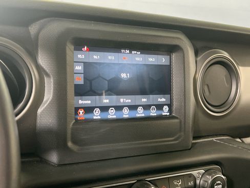 Used 2023 Jeep Wrangler Sport S image 14