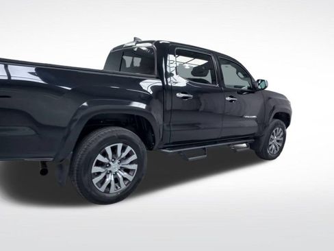 Certified 2022 Toyota Tacoma Limited AWD/4WD image 9