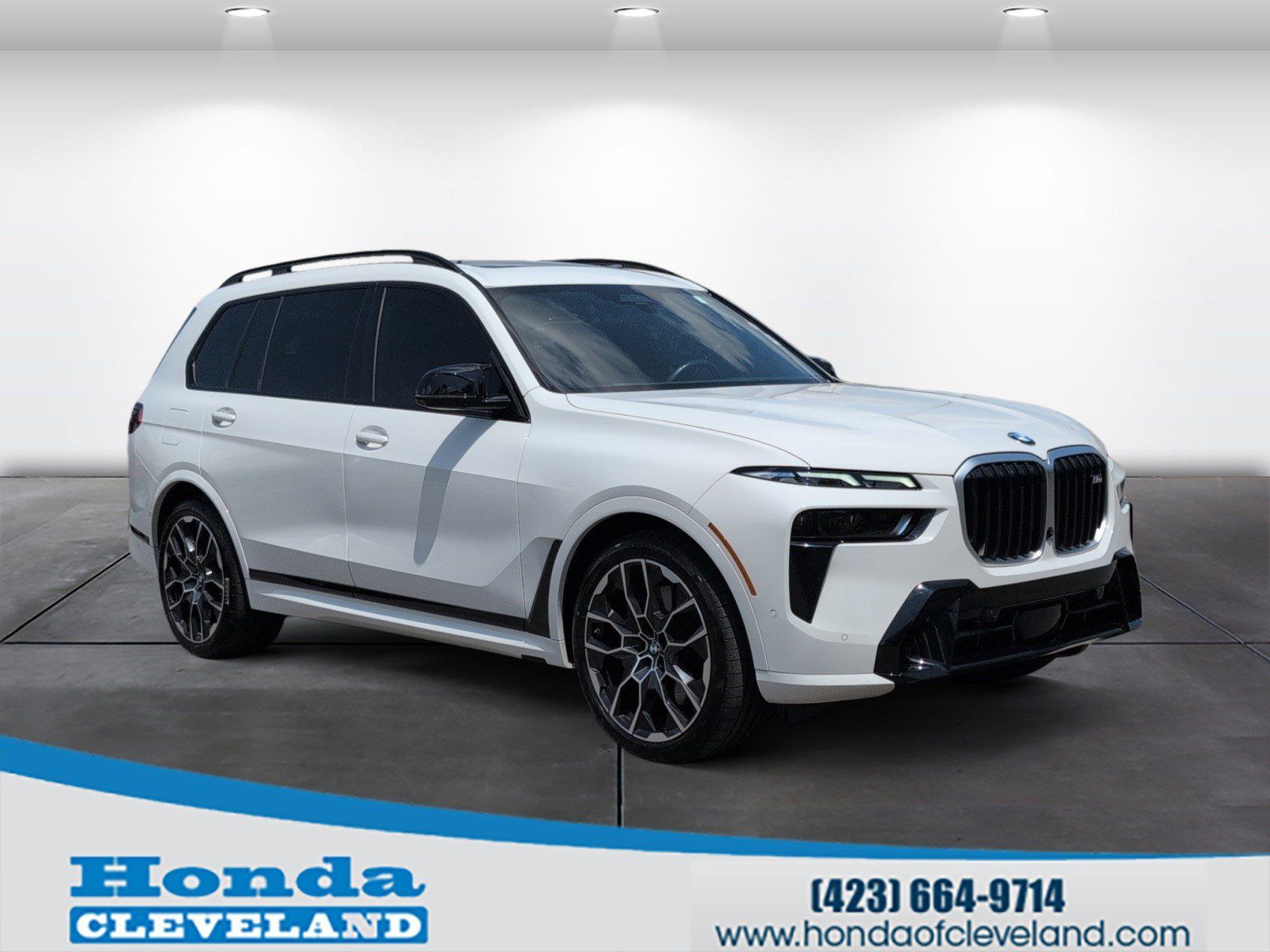 Used 2025 BMW X7 M60i AWD/4WD image 1