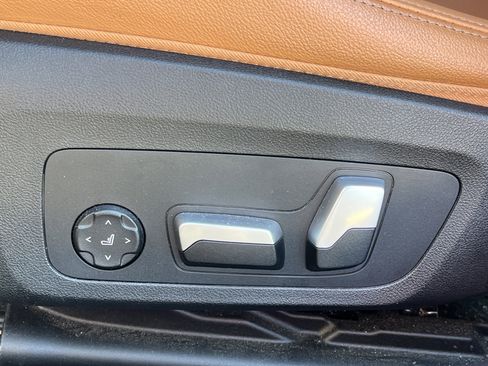 Used 2024 BMW 330i Sedan w/ Convenience Package image 19