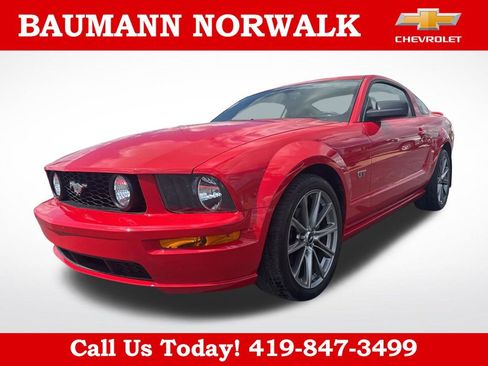 Used 2007 Ford Mustang GT RWD image 3