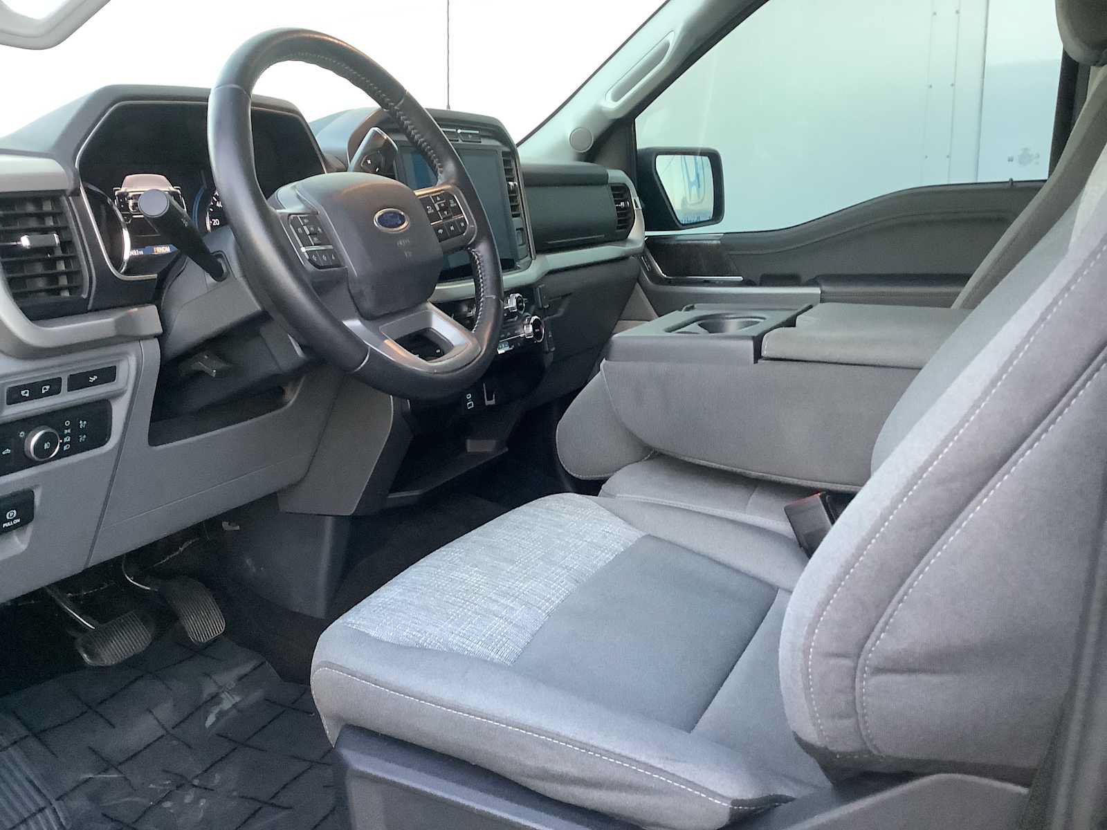 Used 2022 Ford F150 XLT w/ Equipment Group 302A High AWD/4WD image 3