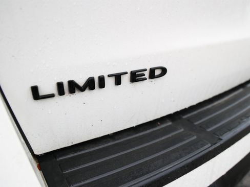 Used 2022 Ford Expedition Limited AWD/4WD image 11