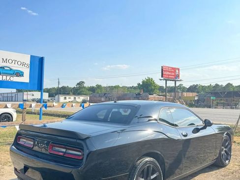 Used 2021 Dodge Challenger GT w/ Driver Convenience Group RWD image 9