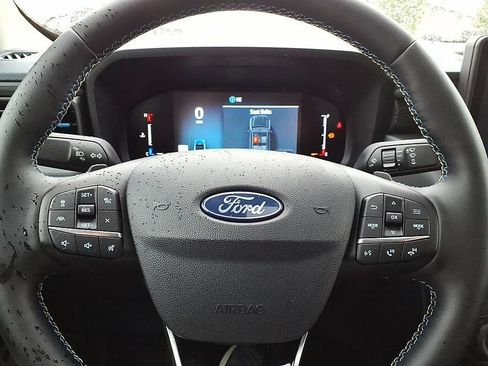 Used 2025 Ford Maverick Lobo AWD/4WD image 31