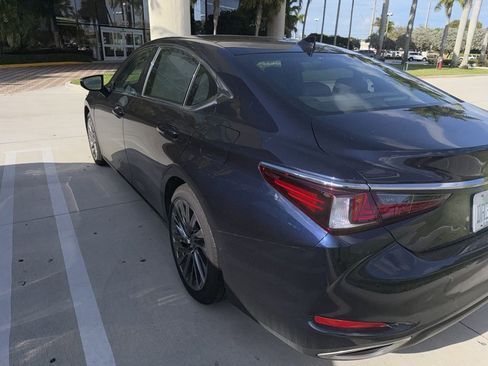 Used 2025 Lexus ES 350 Ultra Luxury w/ Accessory Package (Z2) image 10