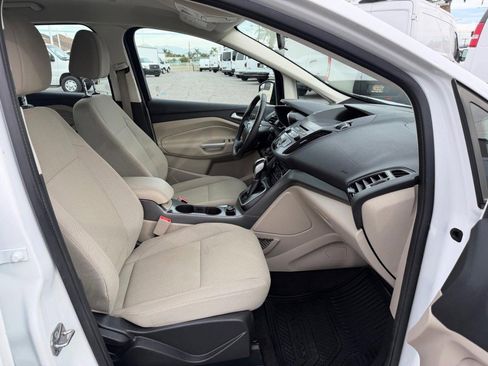 Used 2017 Ford C-MAX SE w/ Interior Protection Package image 21