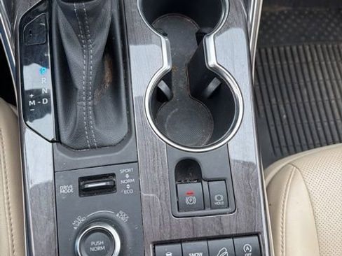 Used 2022 Toyota Highlander Platinum image 11
