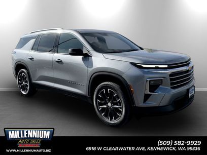 Used 2025 Chevrolet Traverse LT w/ Sun and Wheel Package