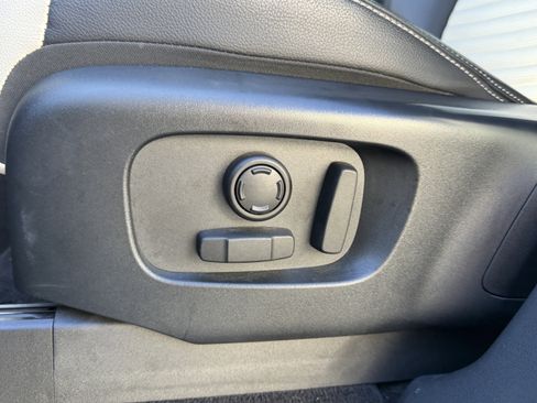 Used 2021 Land Rover Discovery S R-Dynamic image 25