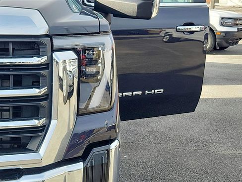 Used 2024 GMC Sierra 2500 SLT w/ SLT Premium Package image 11