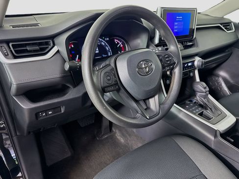 Used 2023 Toyota RAV4 LE AWD/4WD image 18